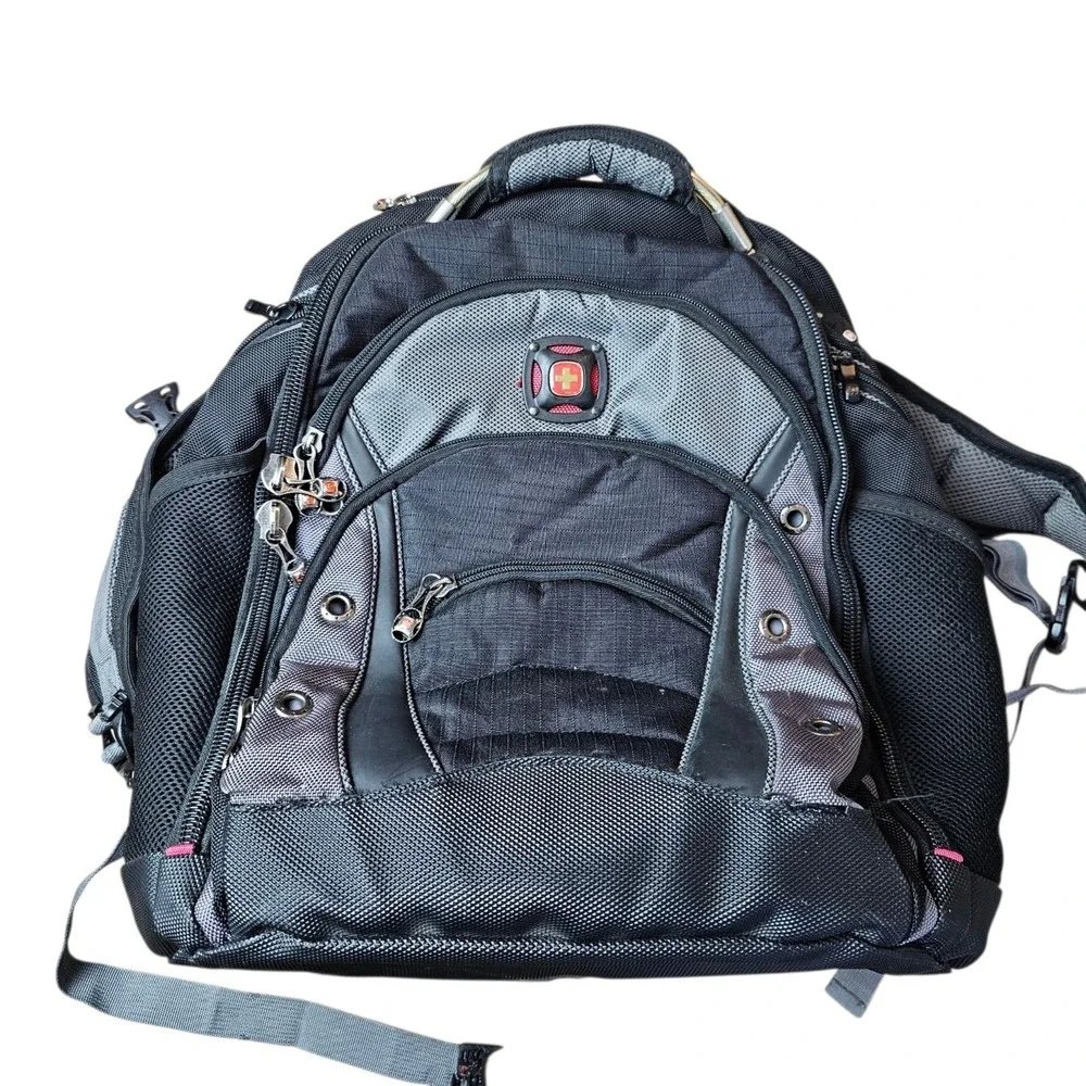 SWISSGEAR Wenger Synergy Laptop Backpack Black/ Grey Read